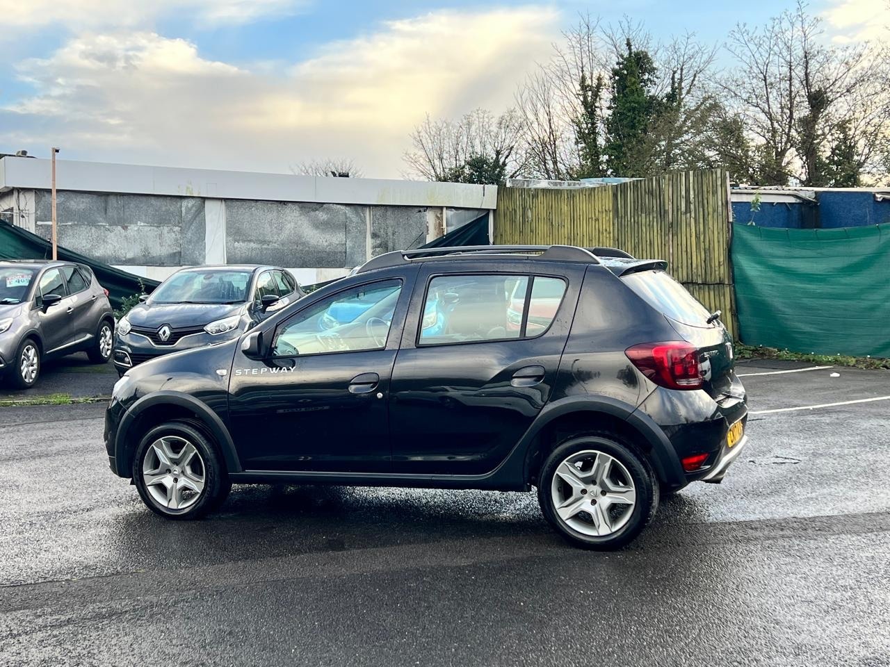 Used Dacia Sandero Stepway 2017 for sale - 76693139: Photo 11