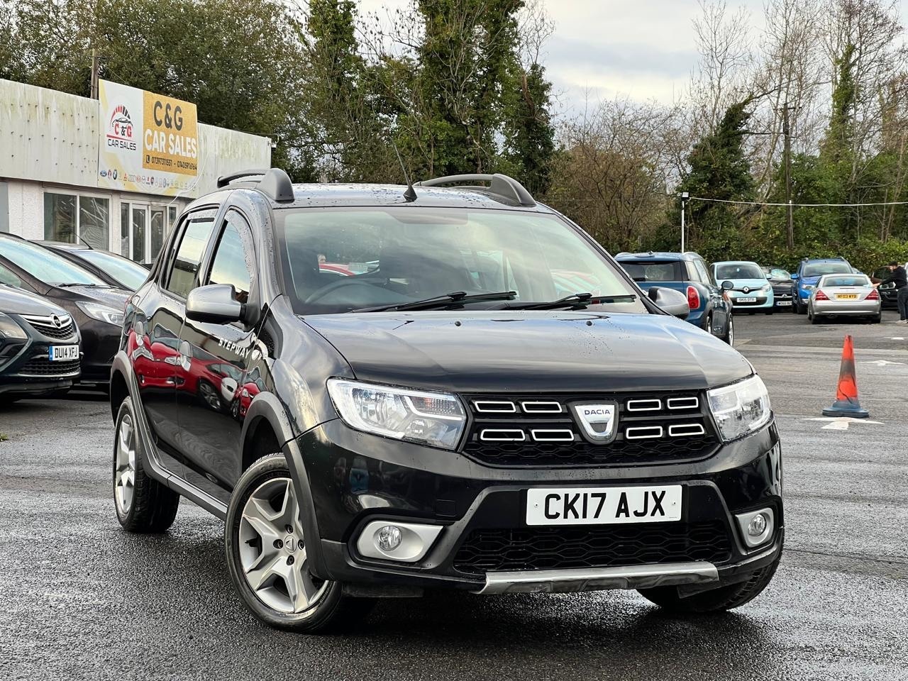 Used Dacia Sandero Stepway 2017 for sale - 76693139: Photo 2