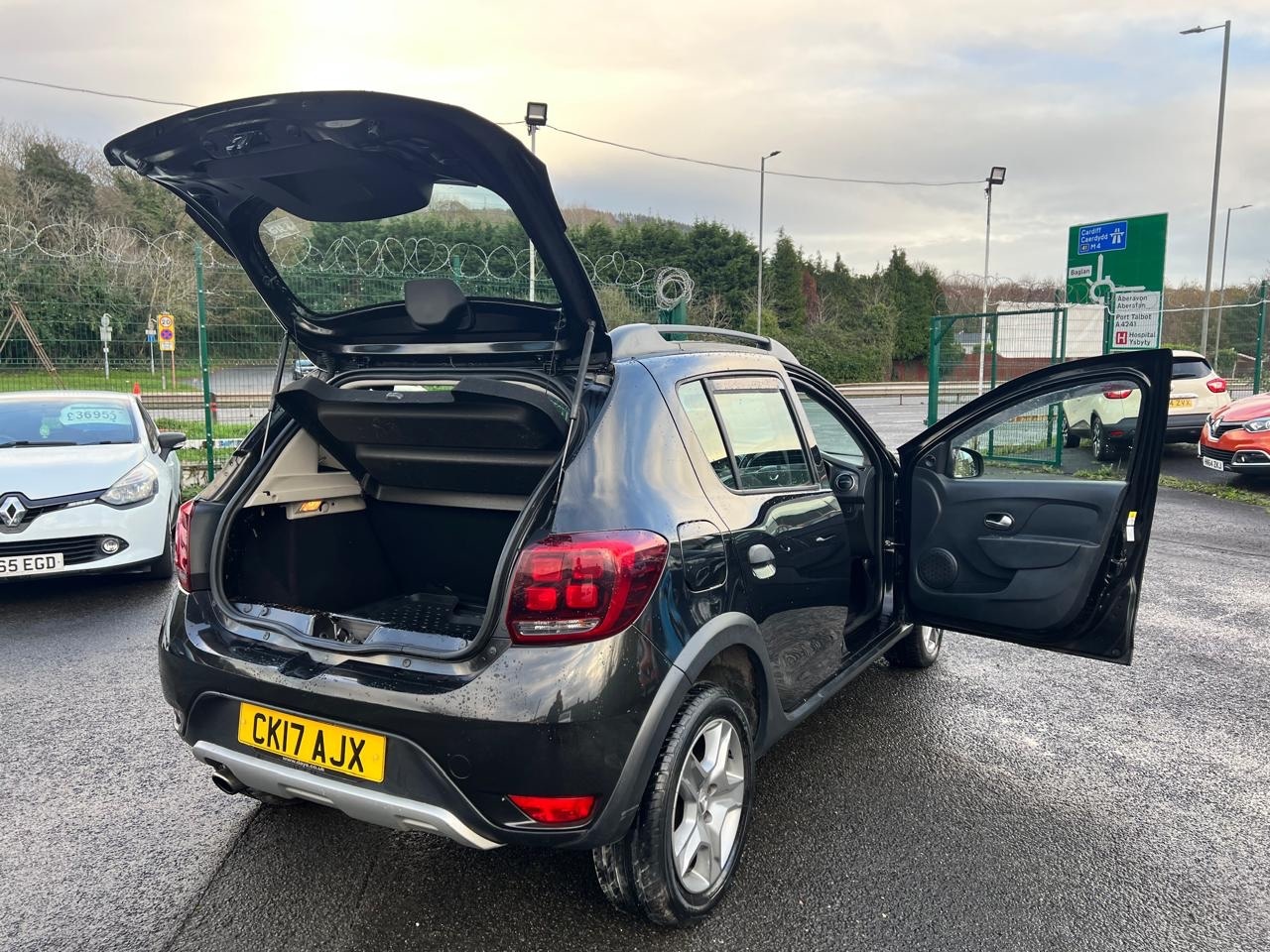 Used Dacia Sandero Stepway 2017 for sale - 76693139: Photo 21