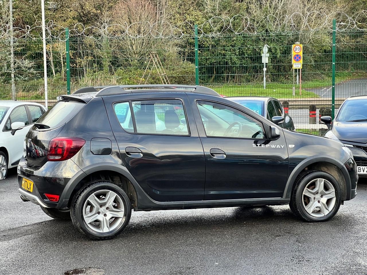 Used Dacia Sandero Stepway 2017 for sale - 76693139: Photo 6