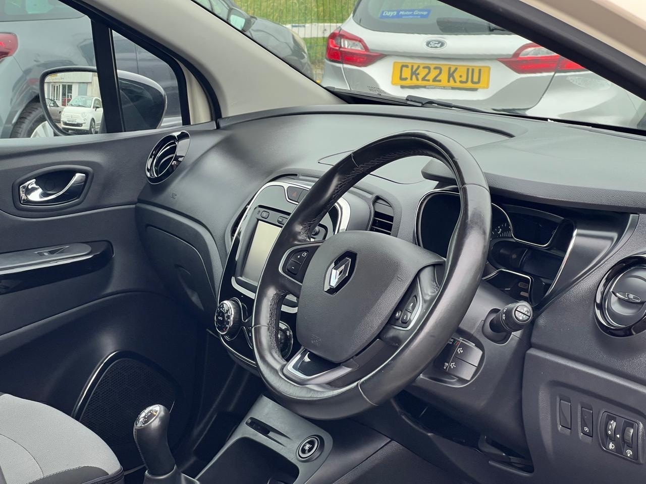 Used Renault Captur 2017 for sale - 77832071: Photo 12