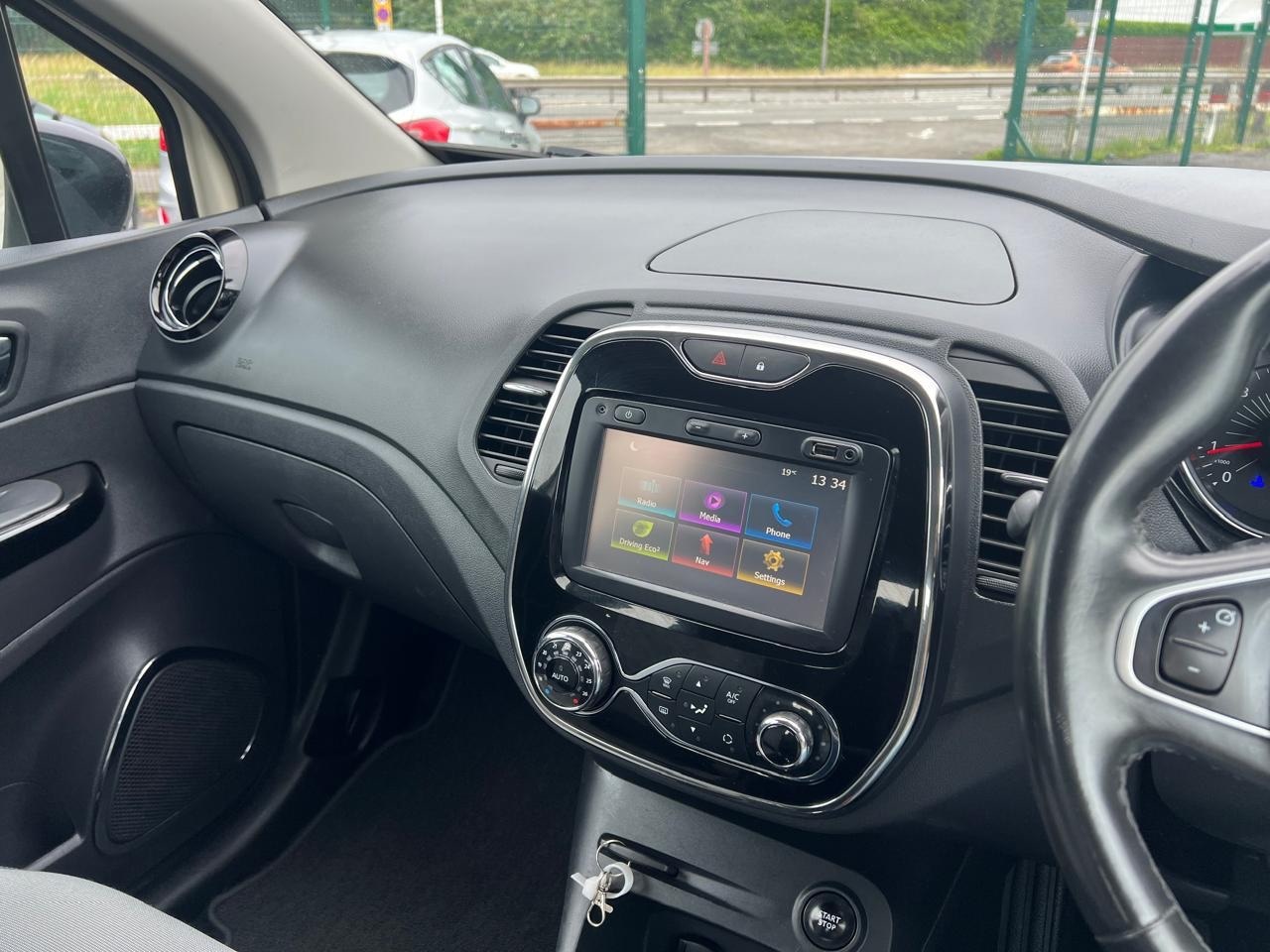 Used Renault Captur 2017 for sale - 77832071: Photo 18