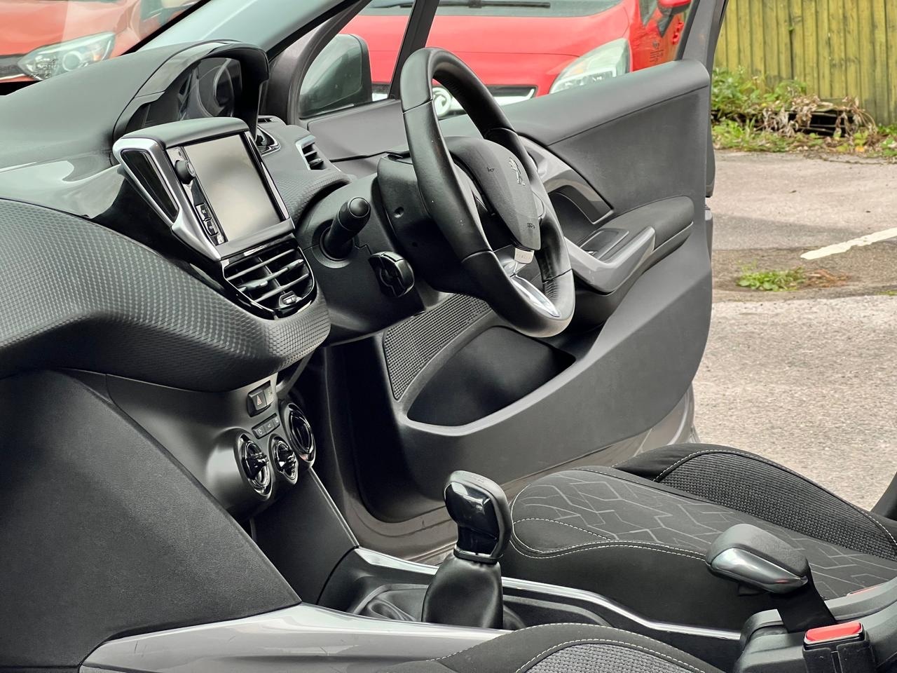 Used Peugeot 2008 2016 for sale - 78081965: Photo 15