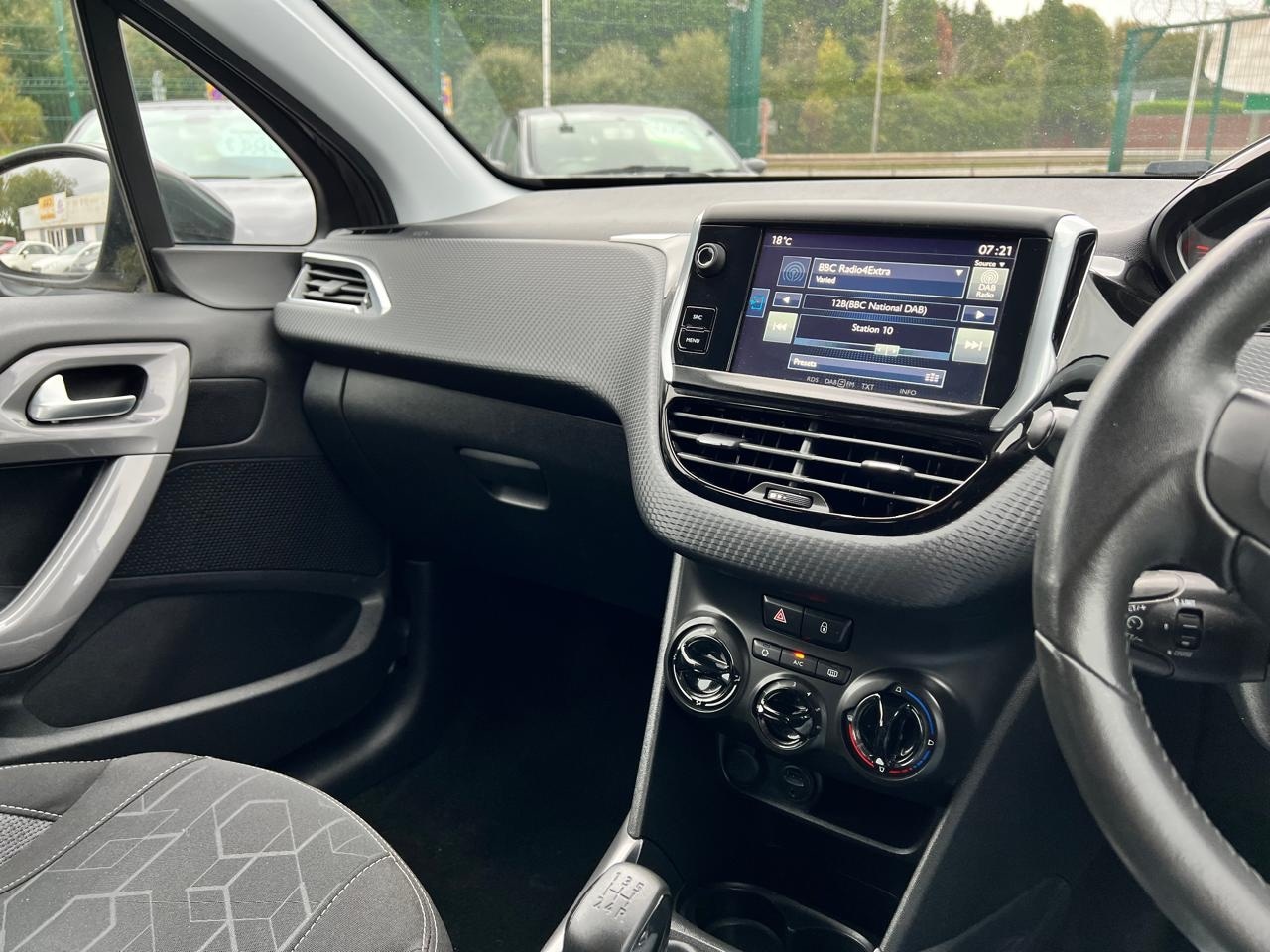 Used Peugeot 2008 2016 for sale - 78081965: Photo 19