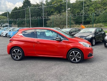 Used Peugeot 208 2015 for sale - 75962303: Photo