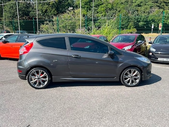 Used Ford Fiesta 2016 for sale - 79327079: Photo