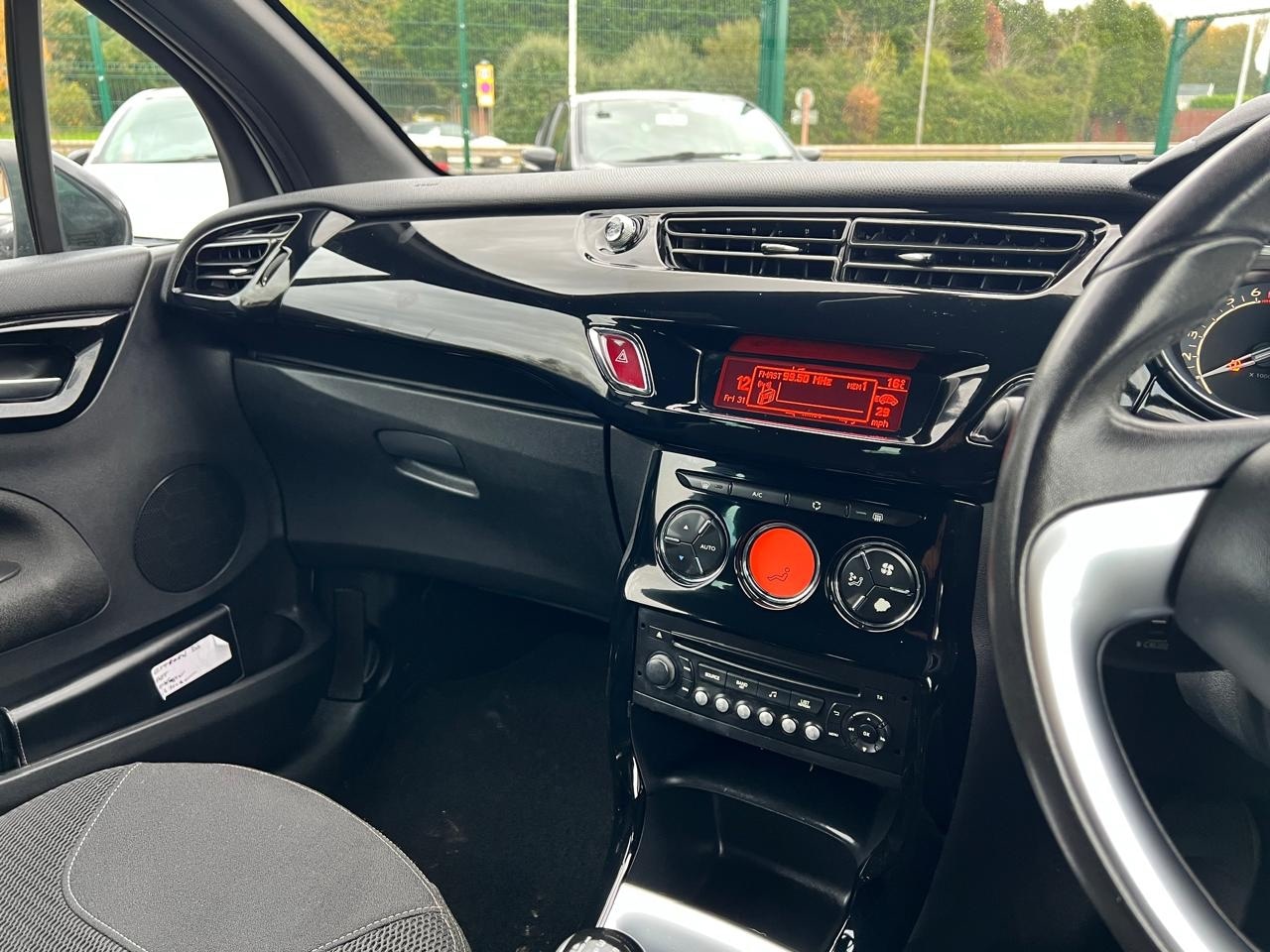 Used Citroen DS3 2015 for sale - 77283957: Photo 15