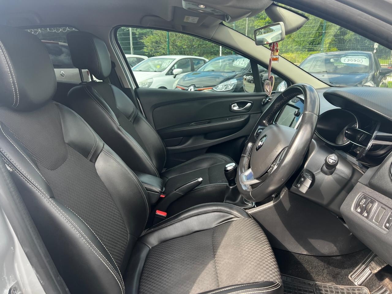 Used Renault Clio 2018 for sale - 76364368: Photo 9