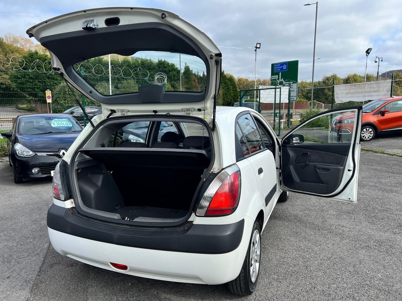 Kia Rio 2009 - 1.4 5dr - Image 10