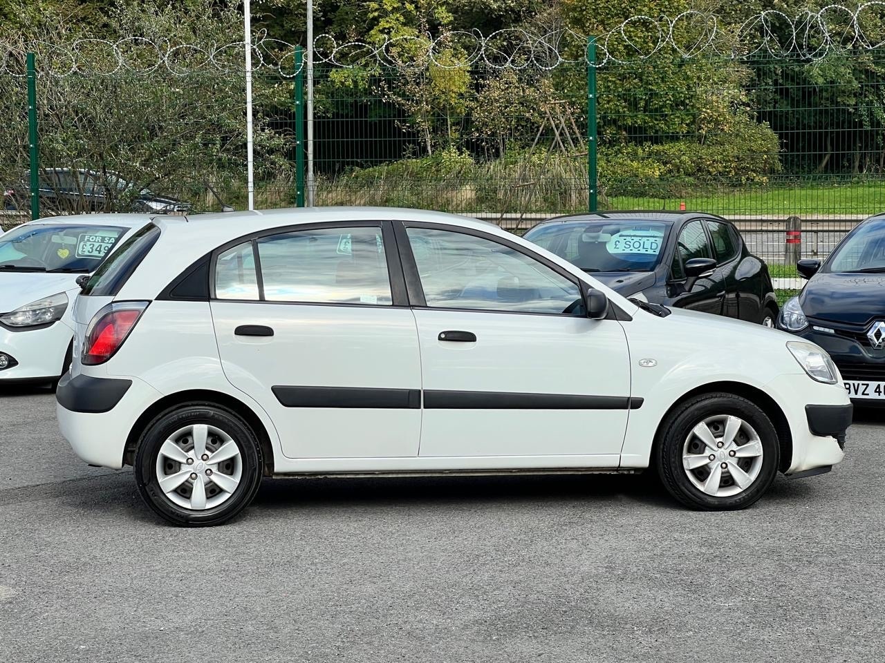 Kia Rio 2009 - 1.4 5dr - Image 2