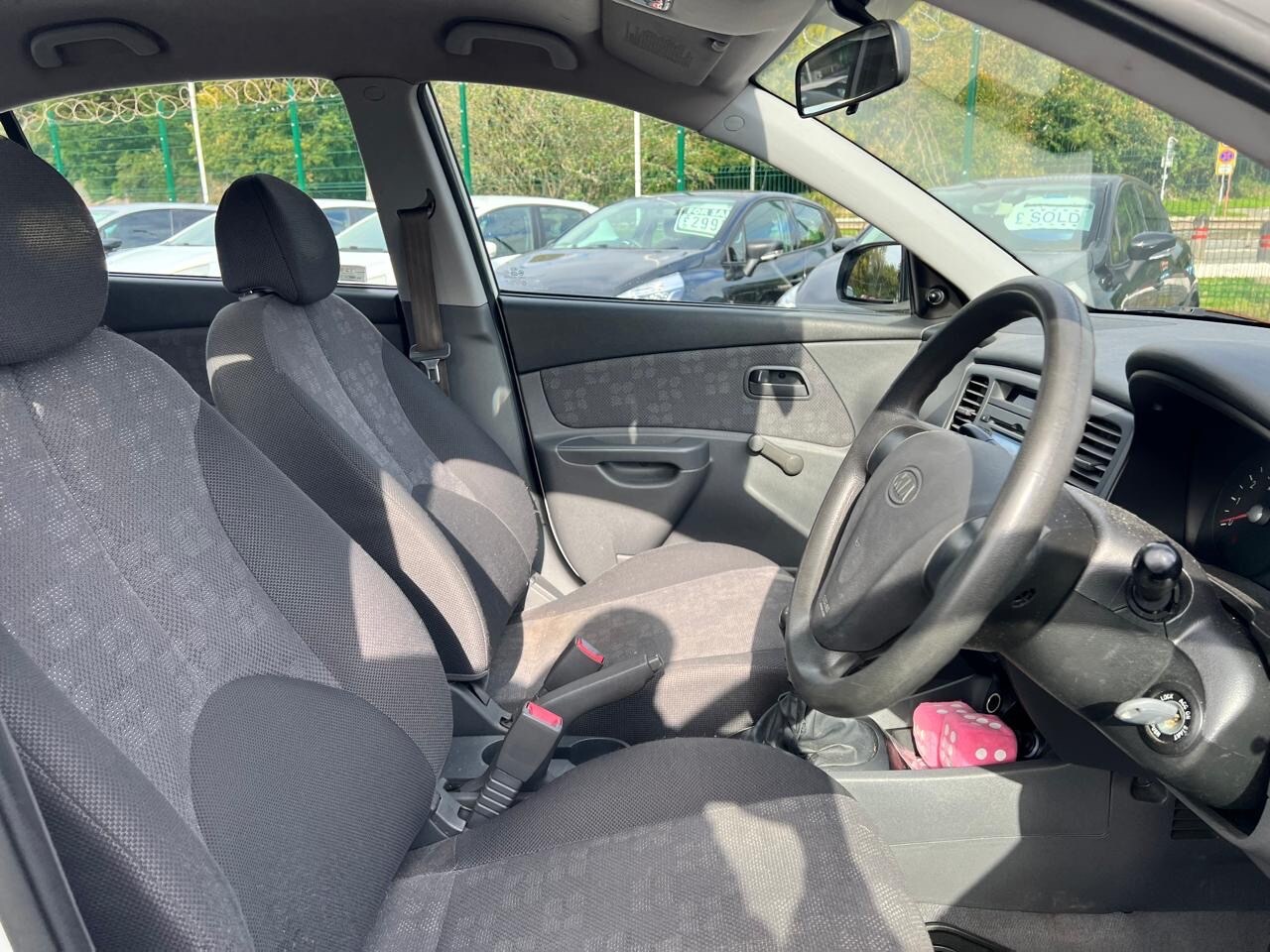 Kia Rio 2009 - 1.4 5dr - Image 8