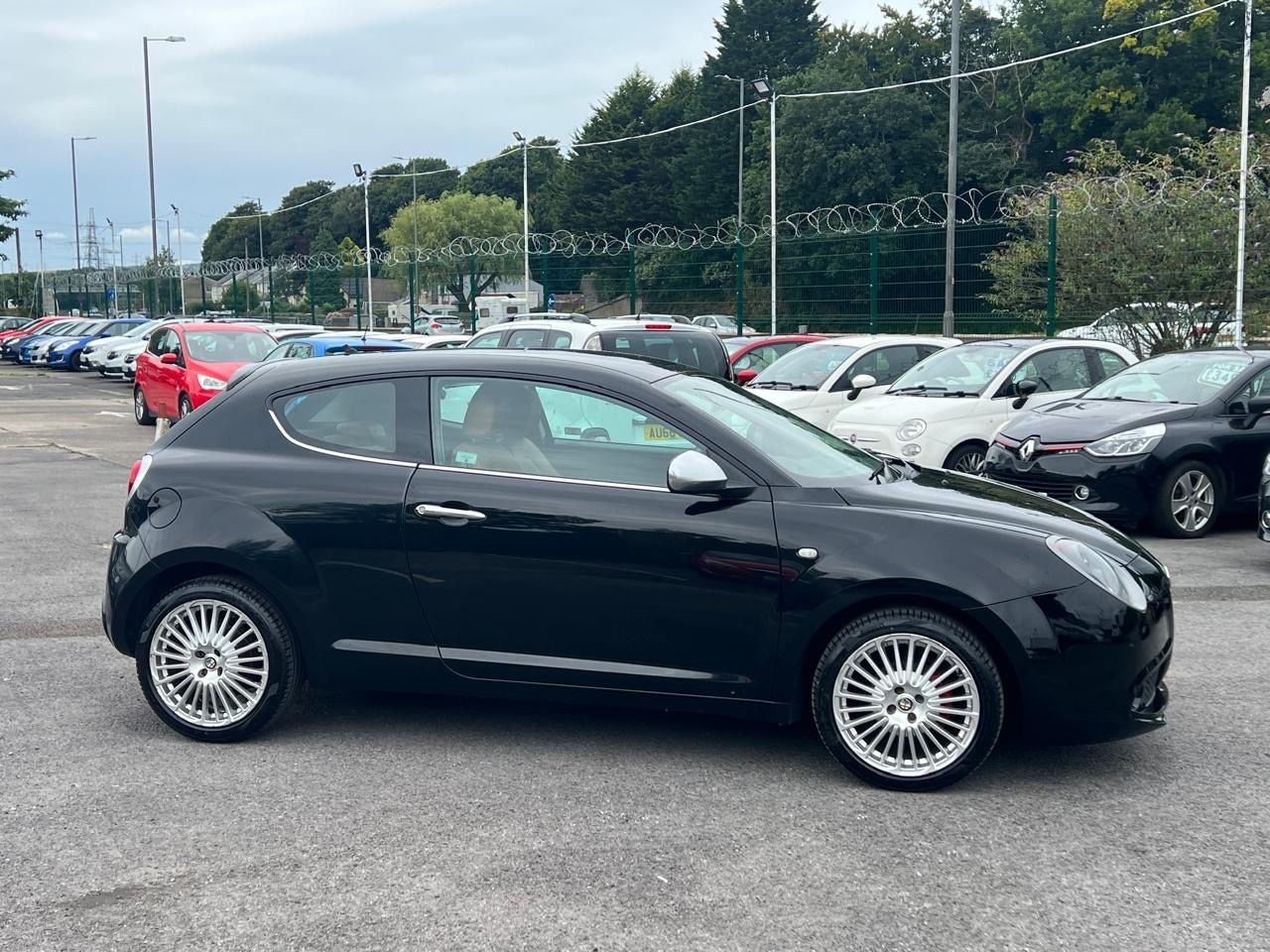 Used Alfa Romeo MiTo 2011 for sale - 76364235: Photo 2