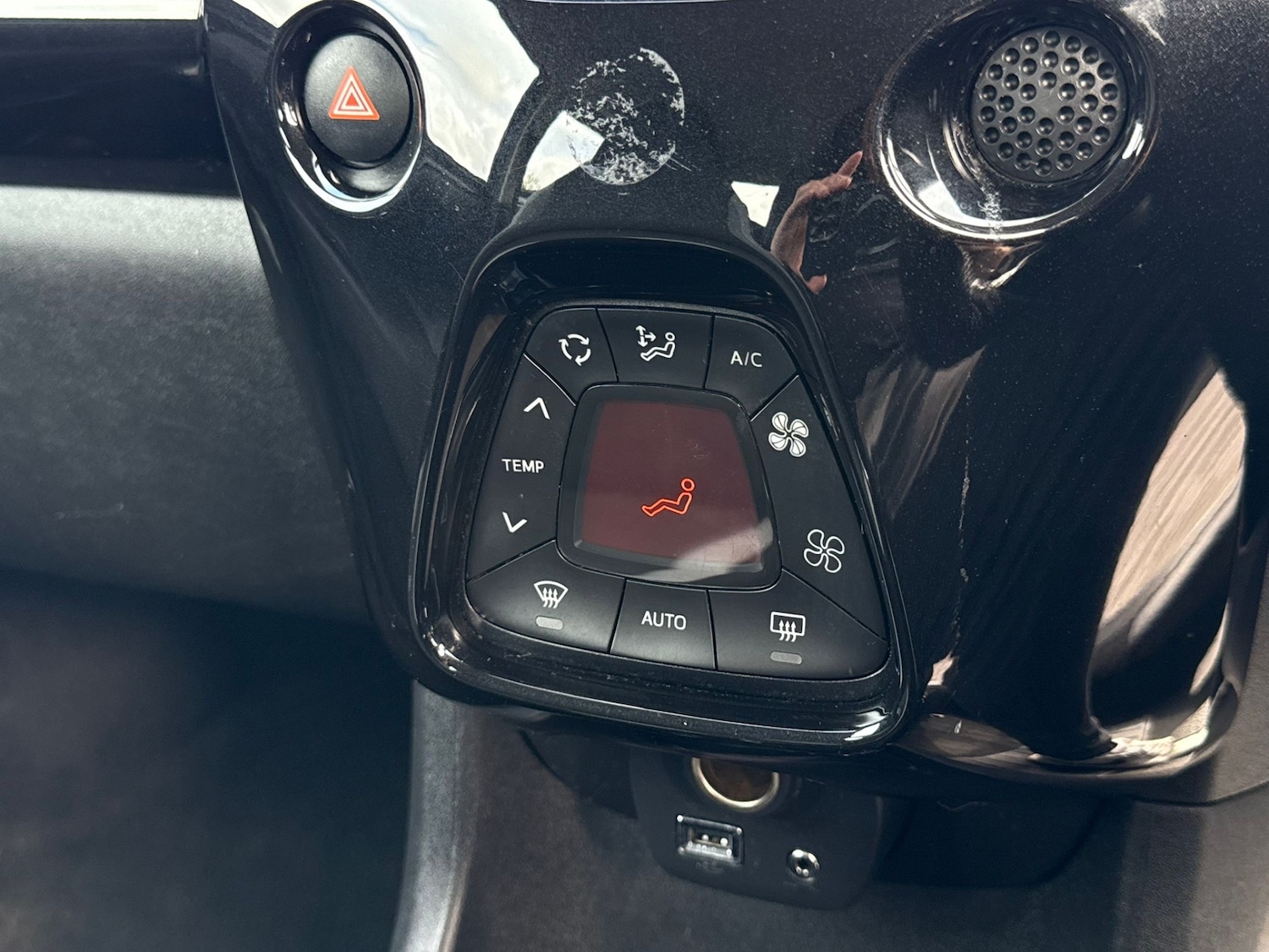 Used Toyota AYGO 2015 for sale - 77207569: Photo 21