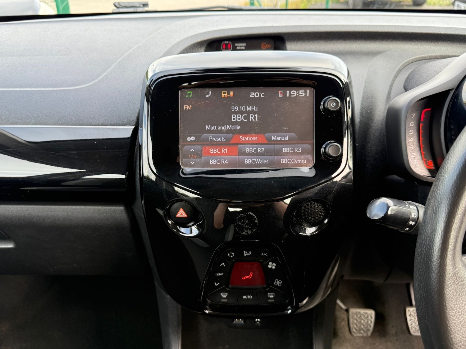 Used Toyota AYGO 2015 for sale - 77207569: Photo 24