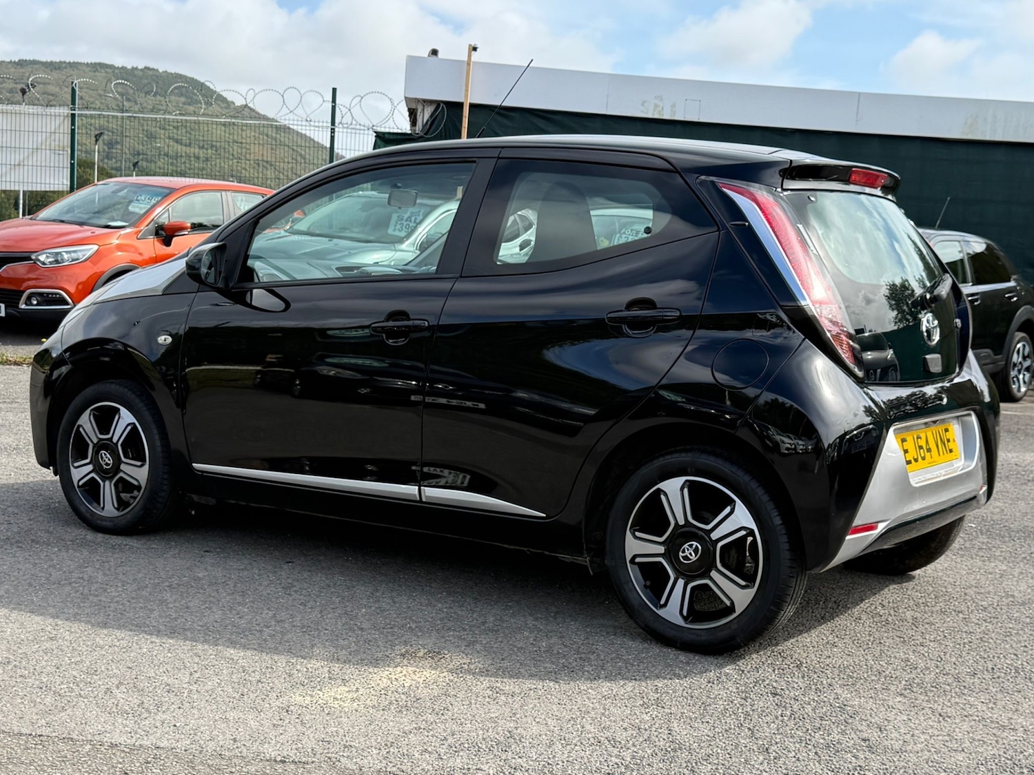 Used Toyota AYGO 2015 for sale - 77207569: Photo 6