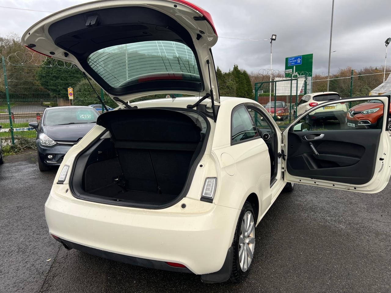 Used Audi A1 2011 for sale - 76807336: Photo 21