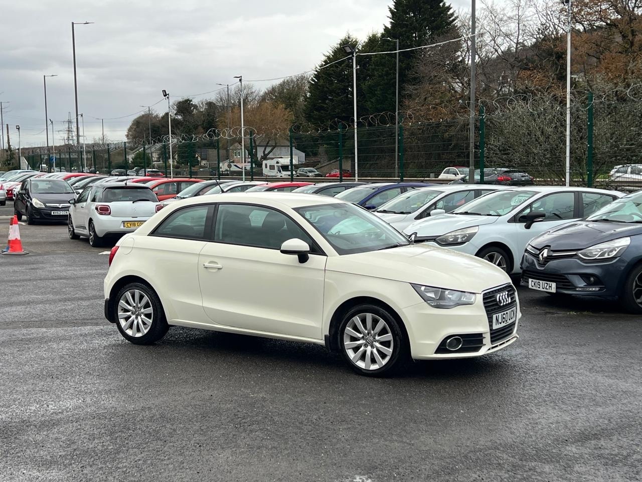 Used Audi A1 2011 for sale - 76807336: Photo 3
