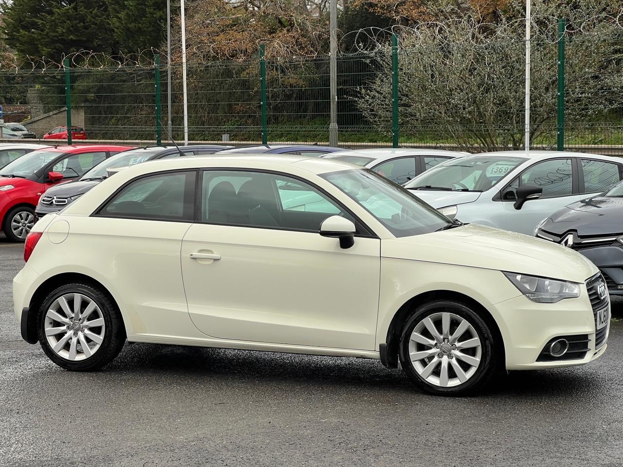 Used Audi A1 2011 for sale - 76807336: Photo 4