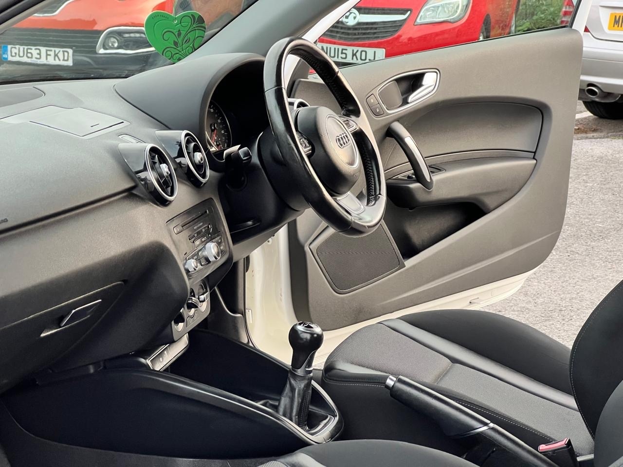 Used Volkswagen Polo 2014 for sale - 77062240: Photo 14