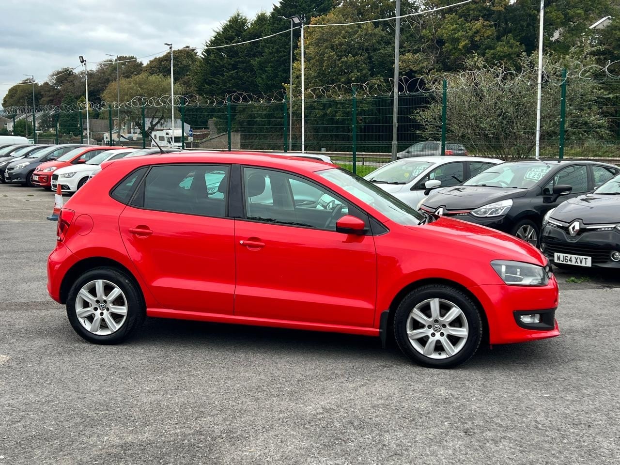 Used Volkswagen Polo 2014 for sale - 77062240: Photo 2