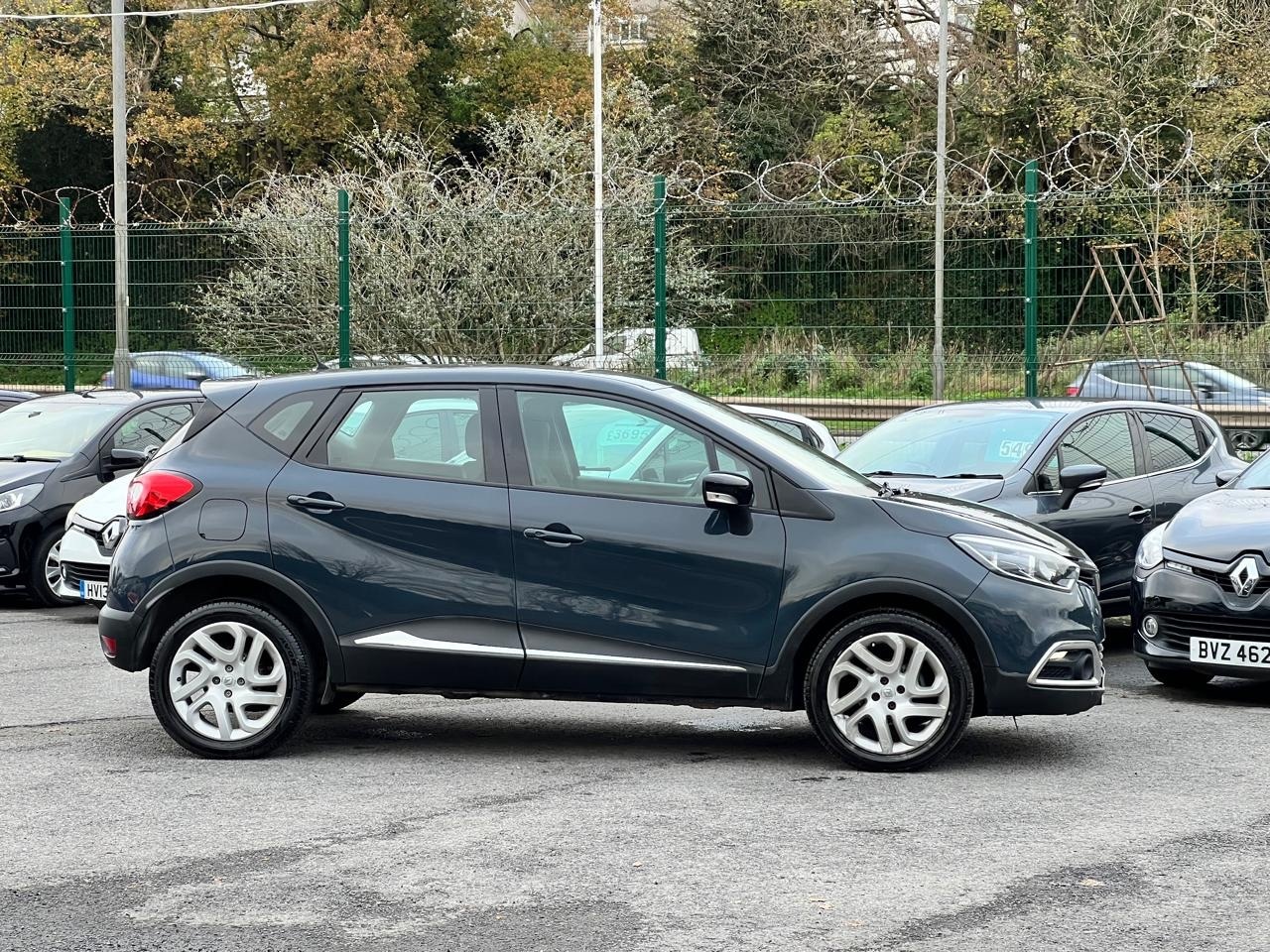 Used Renault Captur 2017 for sale - 77420607: Photo 4