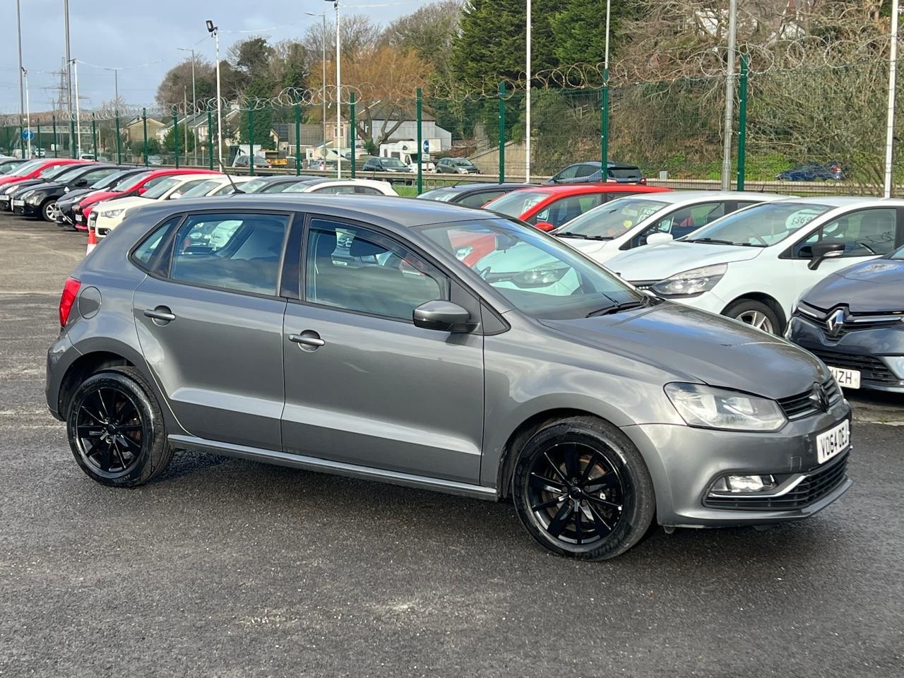 Used Volkswagen Polo 2014 for sale - 76931478: Photo 2