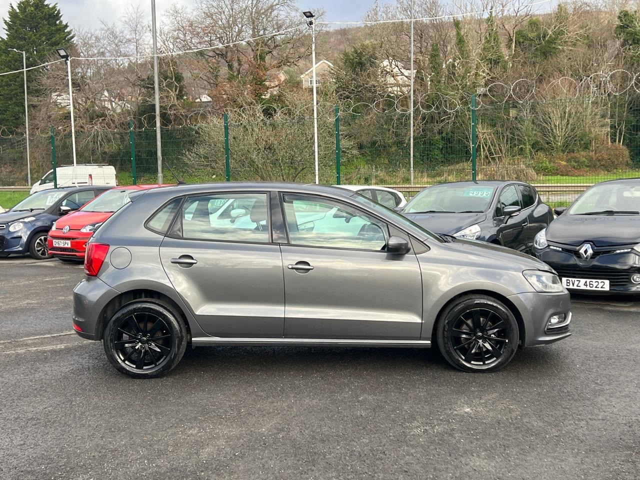 Used Volkswagen Polo 2014 for sale - 76931478: Photo 3