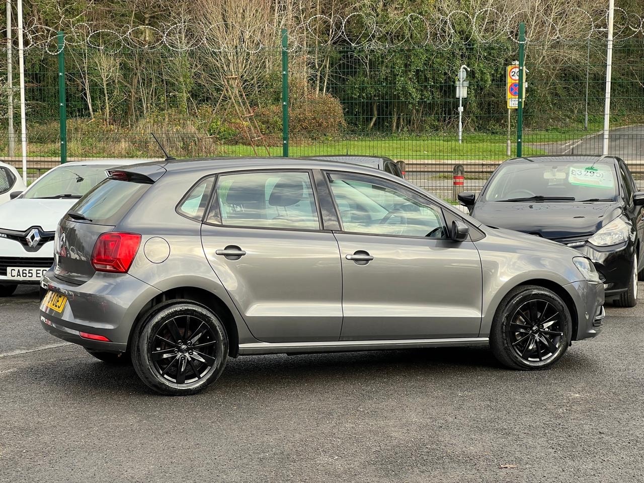 Used Volkswagen Polo 2014 for sale - 76931478: Photo 4