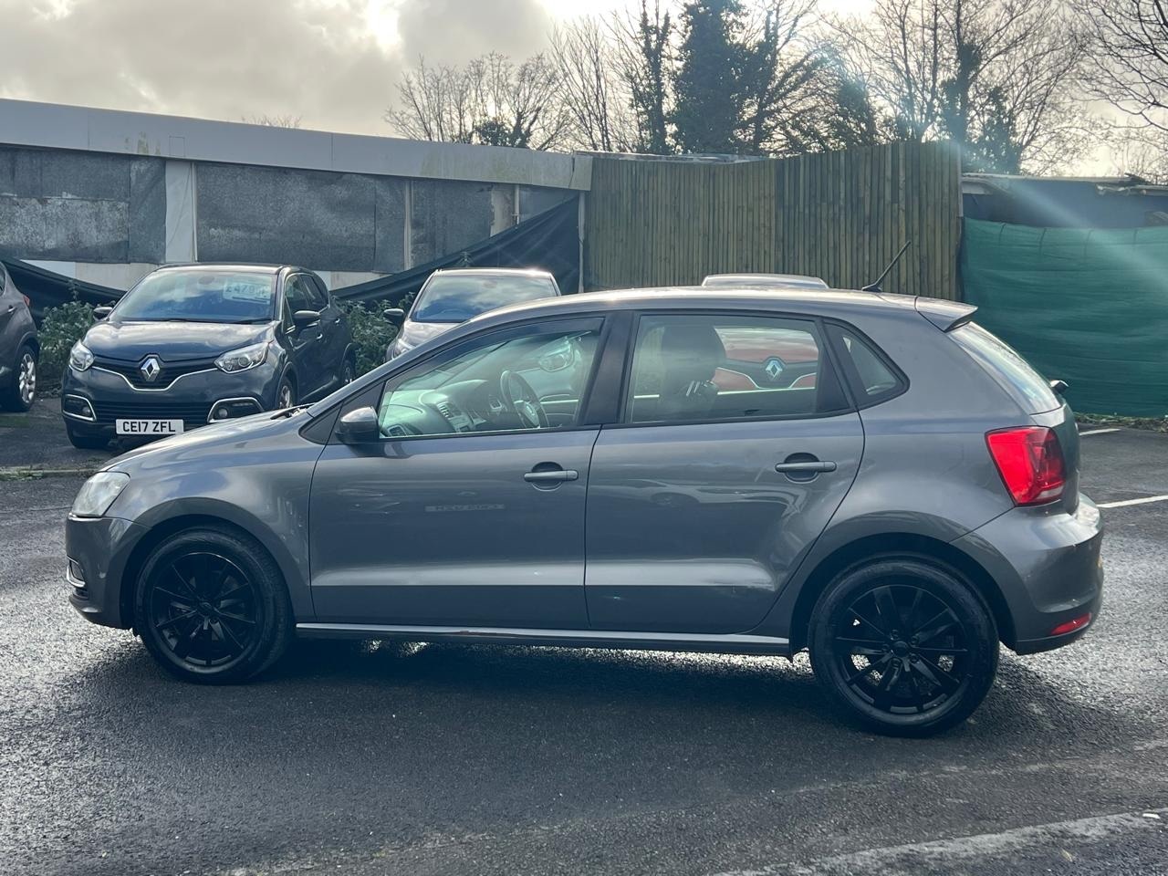 Used Volkswagen Polo 2014 for sale - 76931478: Photo 9