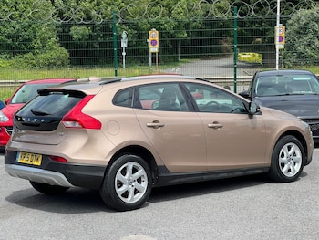 Used Volvo V40 2015 for sale - 79228977: Photo