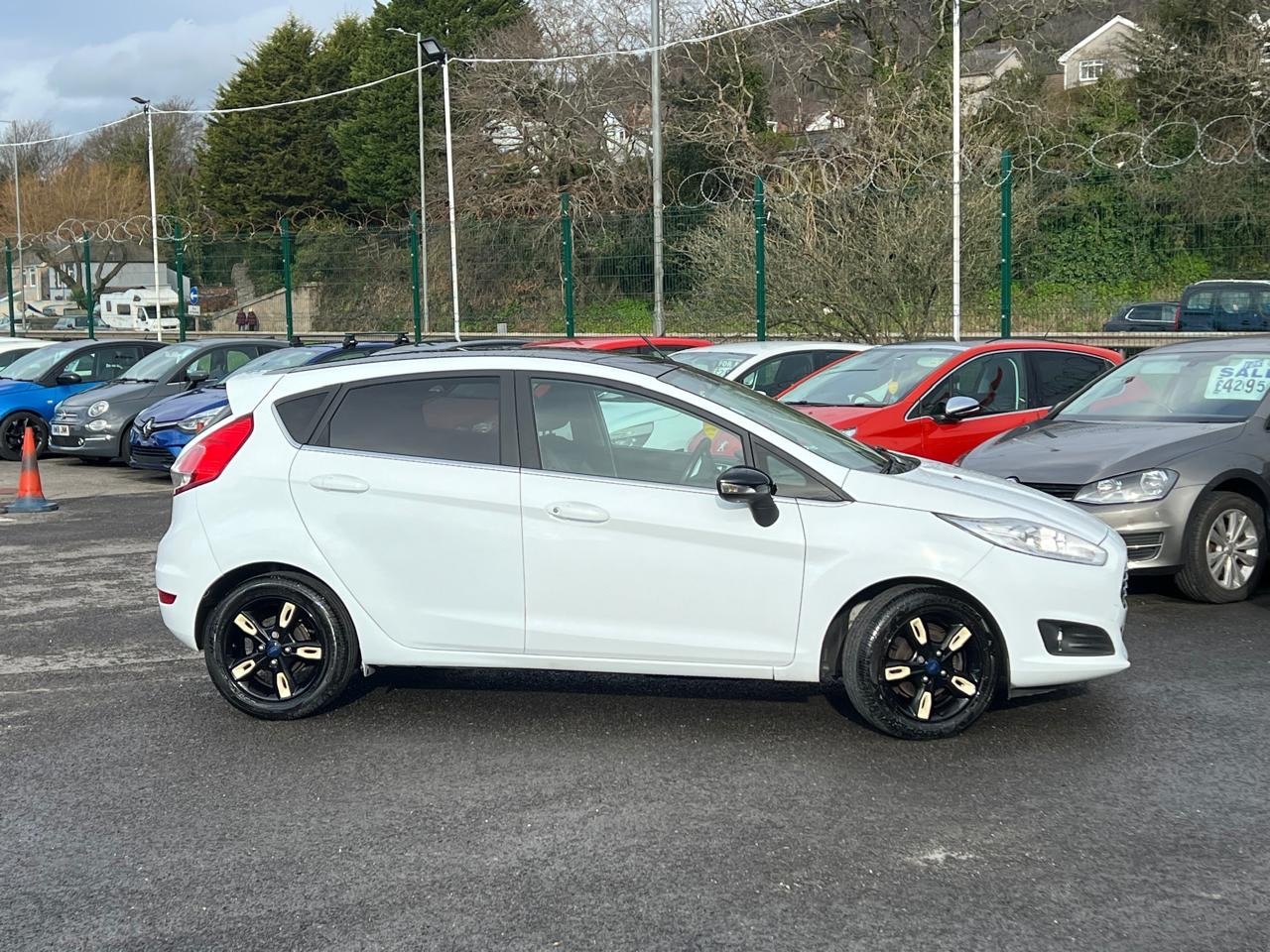 Used Ford Fiesta 2015 for sale - 77363887: Photo 3