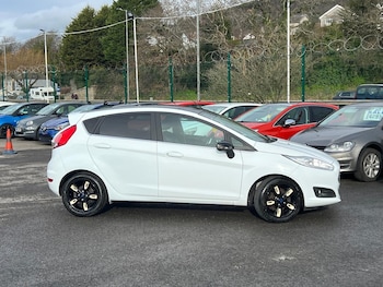 Used Ford Fiesta 2015 for sale - 77363887: Photo