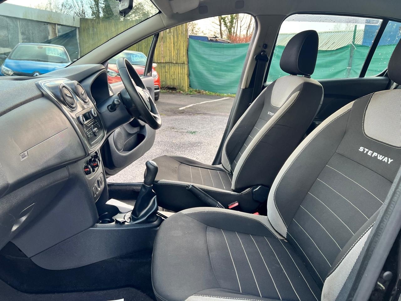 Used Dacia Sandero Stepway 2017 for sale - 77450805: Photo 16