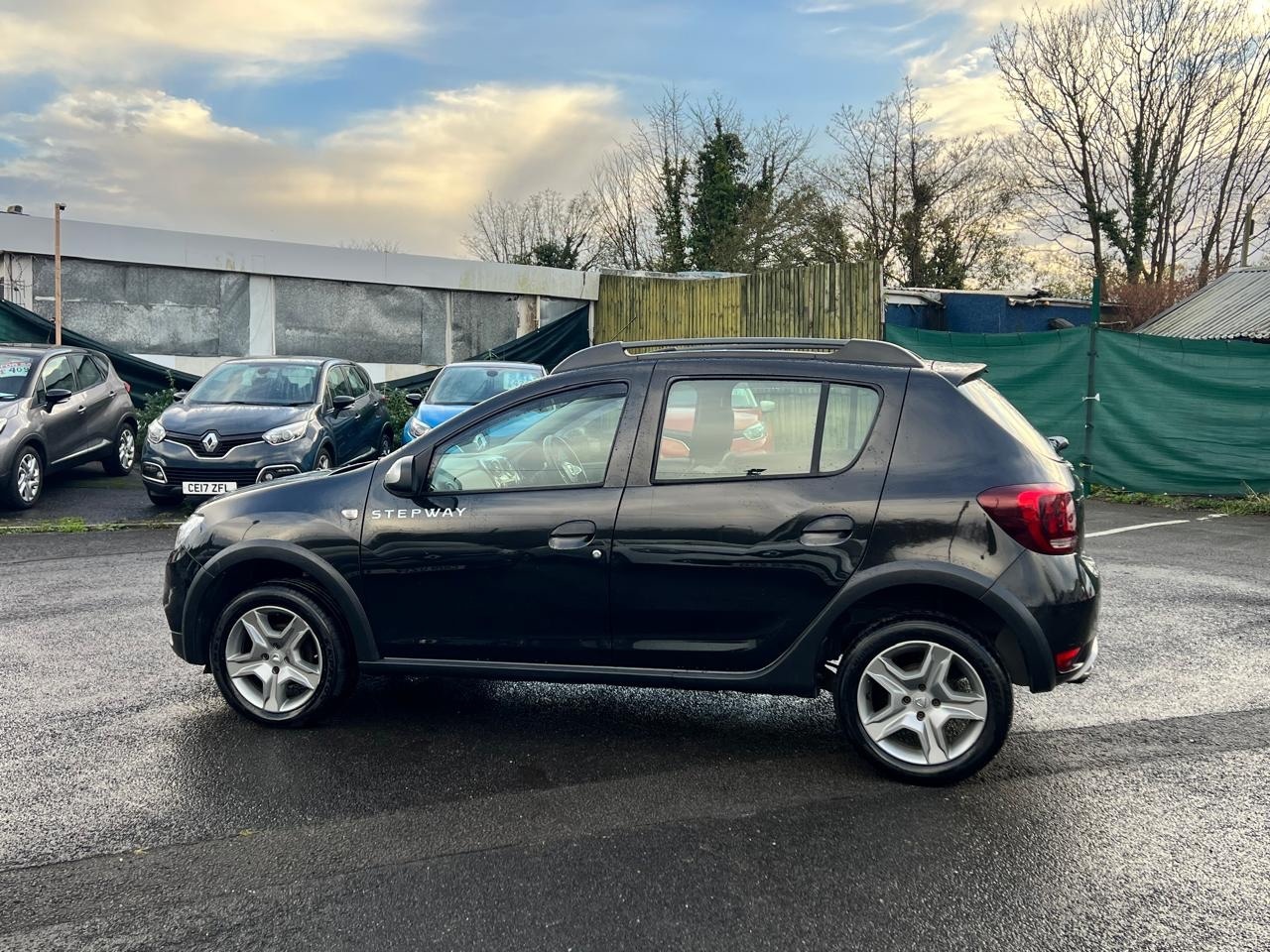 Used Dacia Sandero Stepway 2017 for sale - 77450805: Photo 9