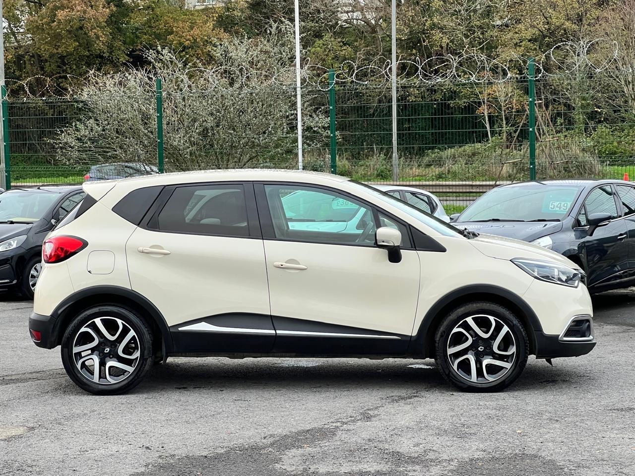 Used Renault Captur 2014 for sale - 76969437: Photo 3
