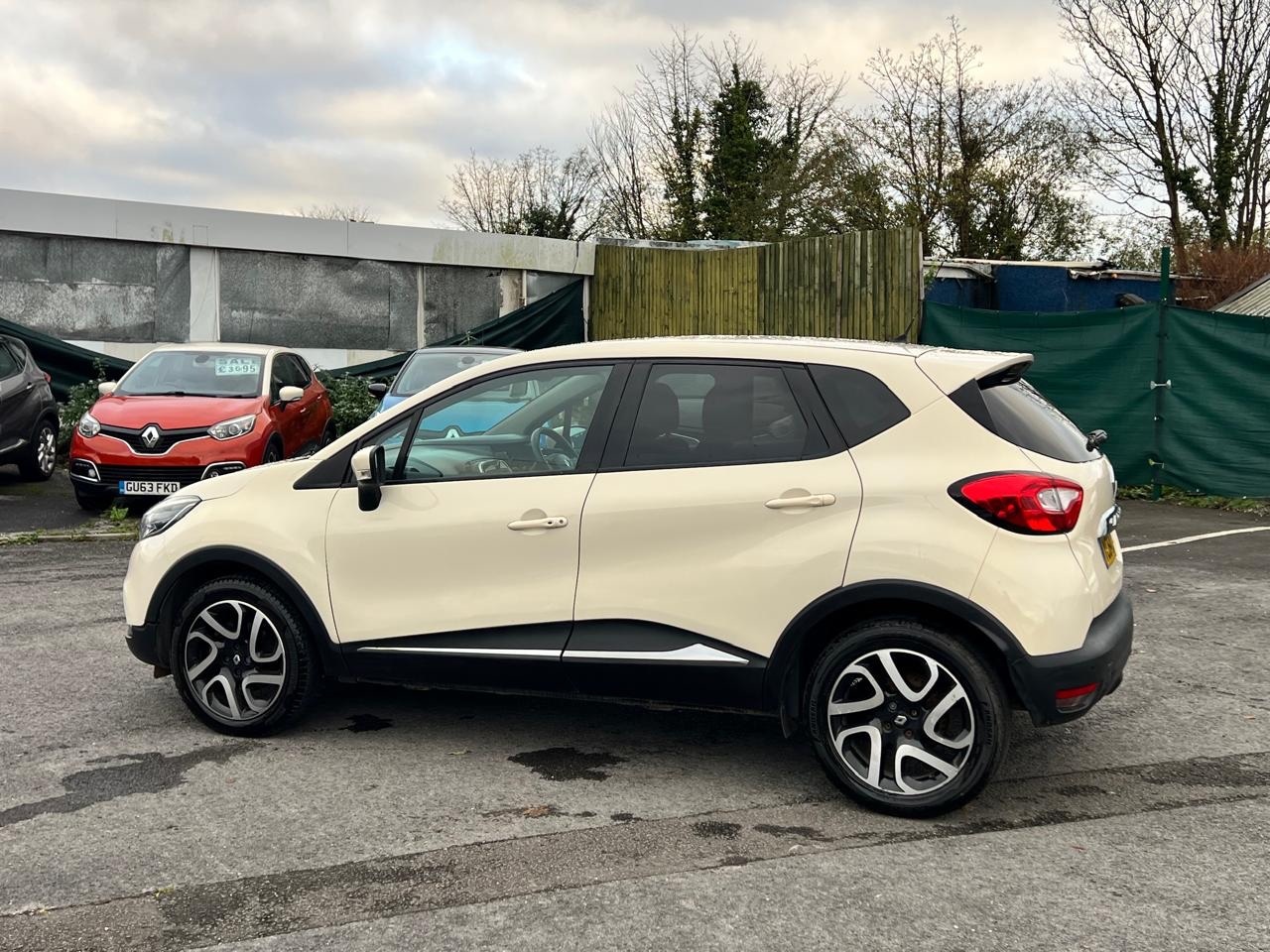 Used Renault Captur 2014 for sale - 76969437: Photo 7