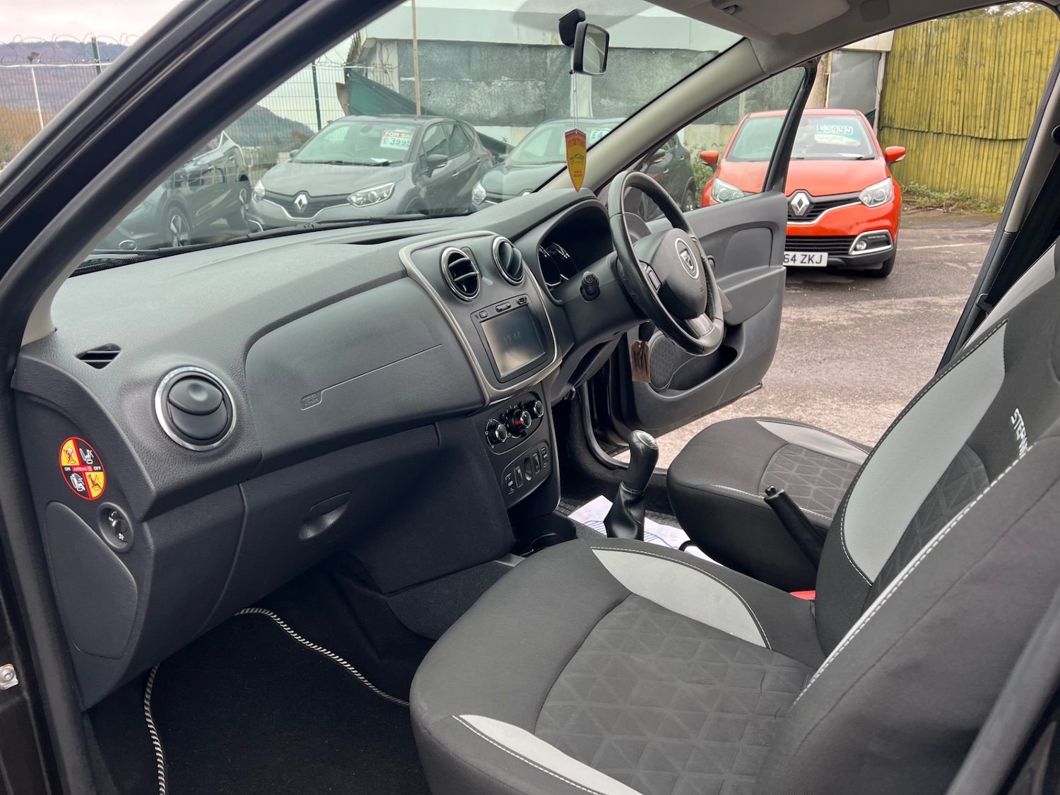 Used Dacia Sandero Stepway 2015 for sale - 77607216: Photo 15