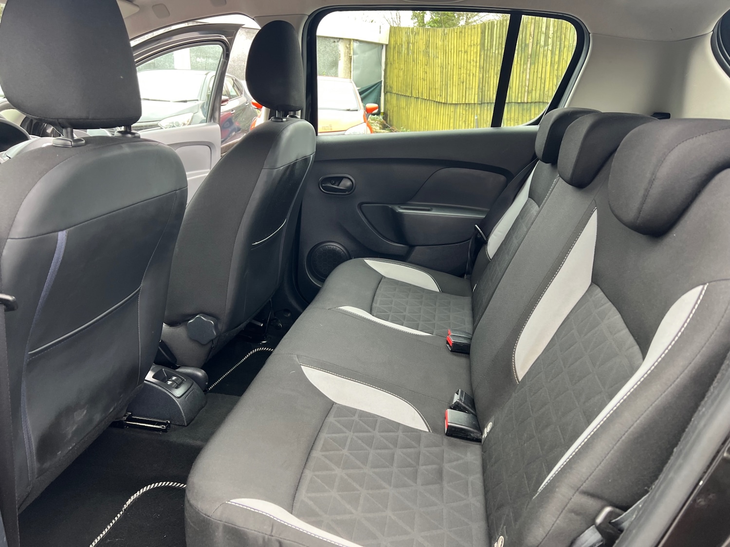 Used Dacia Sandero Stepway 2015 for sale - 77607216: Photo 16