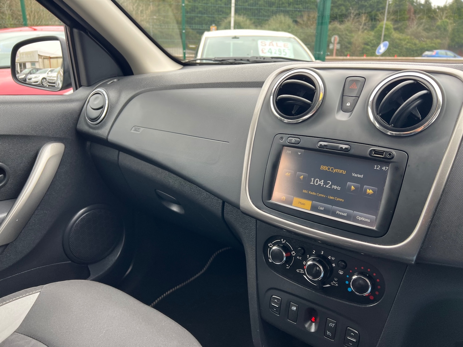 Used Dacia Sandero Stepway 2015 for sale - 77607216: Photo 17