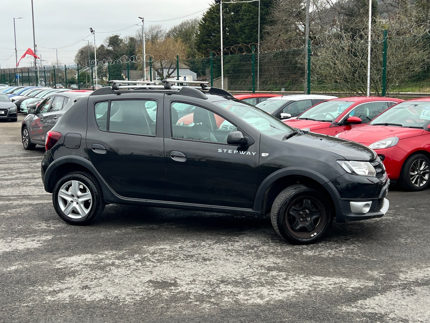 Used Dacia Sandero Stepway 2015 for sale - 77607216: Photo 2