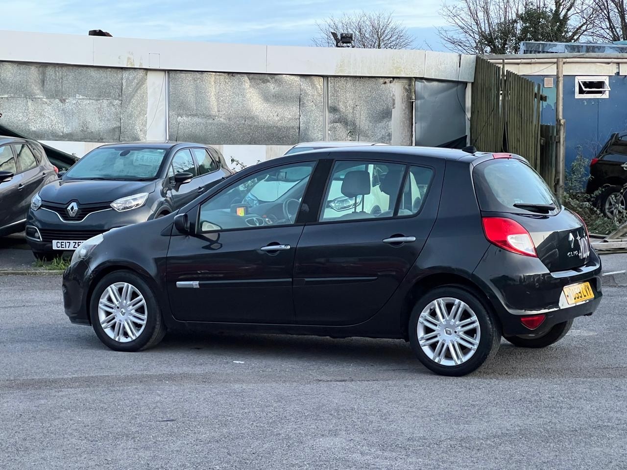 Used Renault Clio 2009 for sale - 77789693: Photo 9