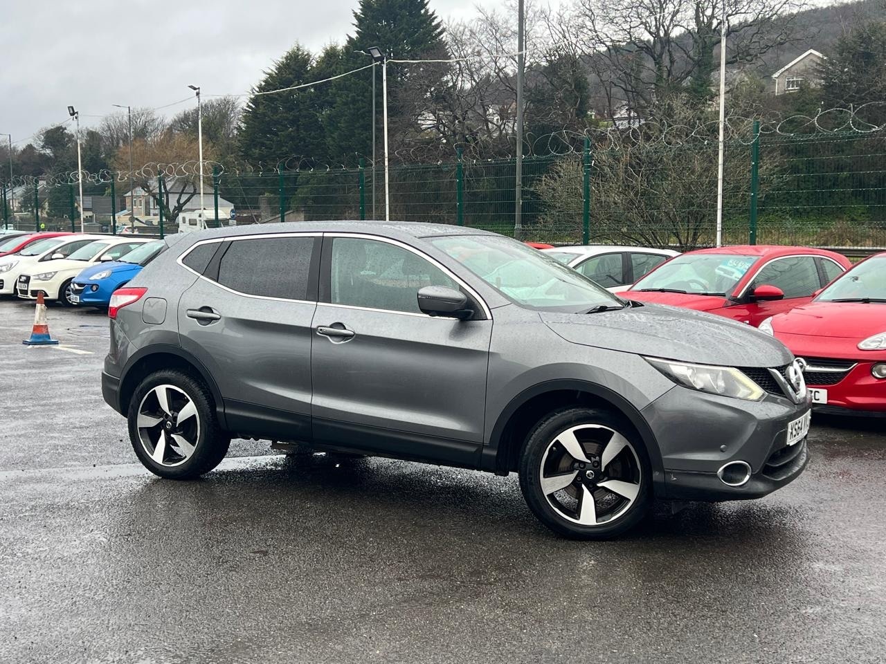 Used Nissan Qashqai 2015 for sale - 77462075: Photo 2