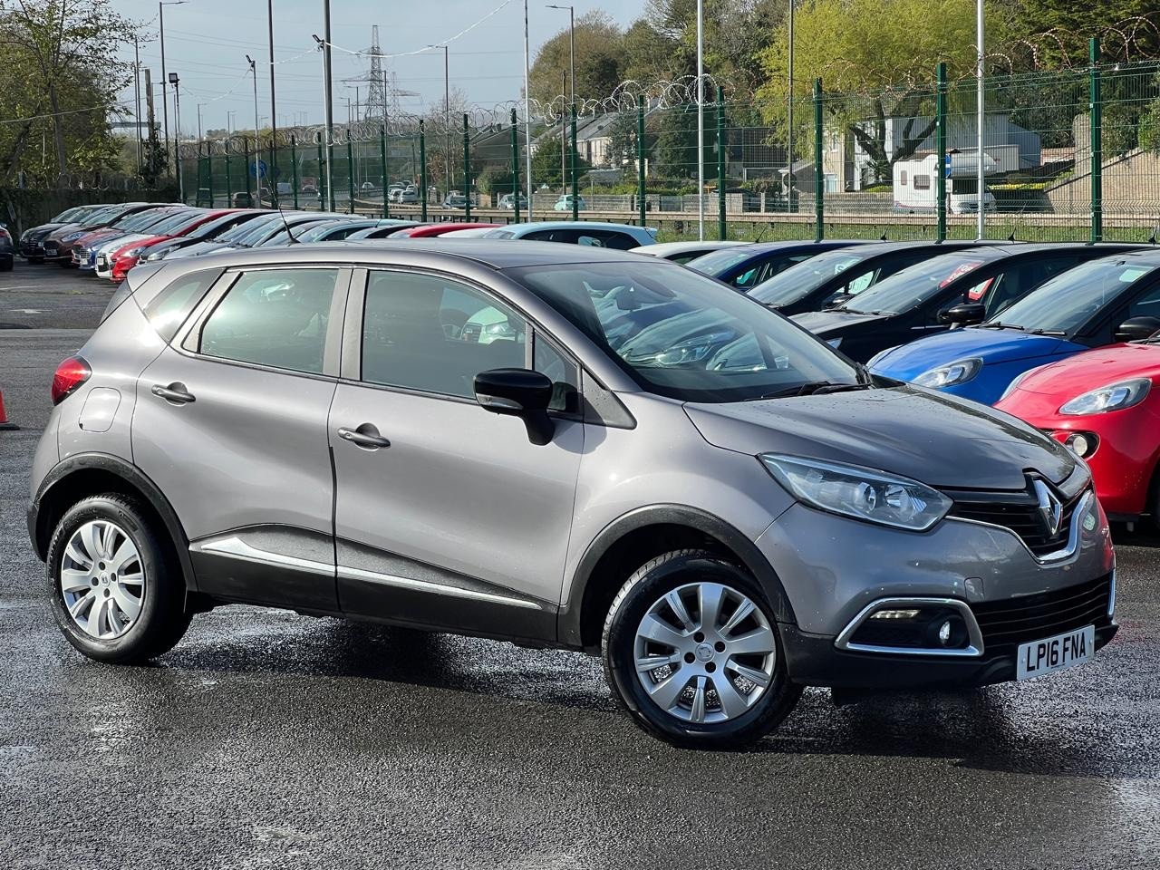 Used Renault Captur 2016 for sale - 78223232: Photo 2