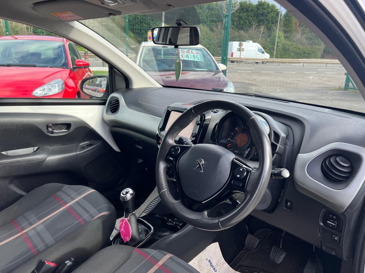 Used Peugeot 108 2014 for sale - 77490115: Photo 14