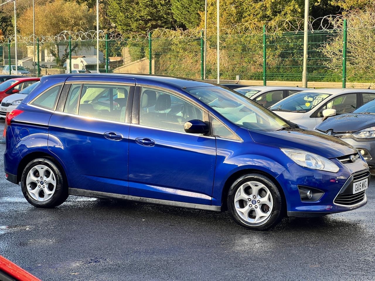 Used Ford Grand C-Max 2015 for sale - 76403199: Photo 2