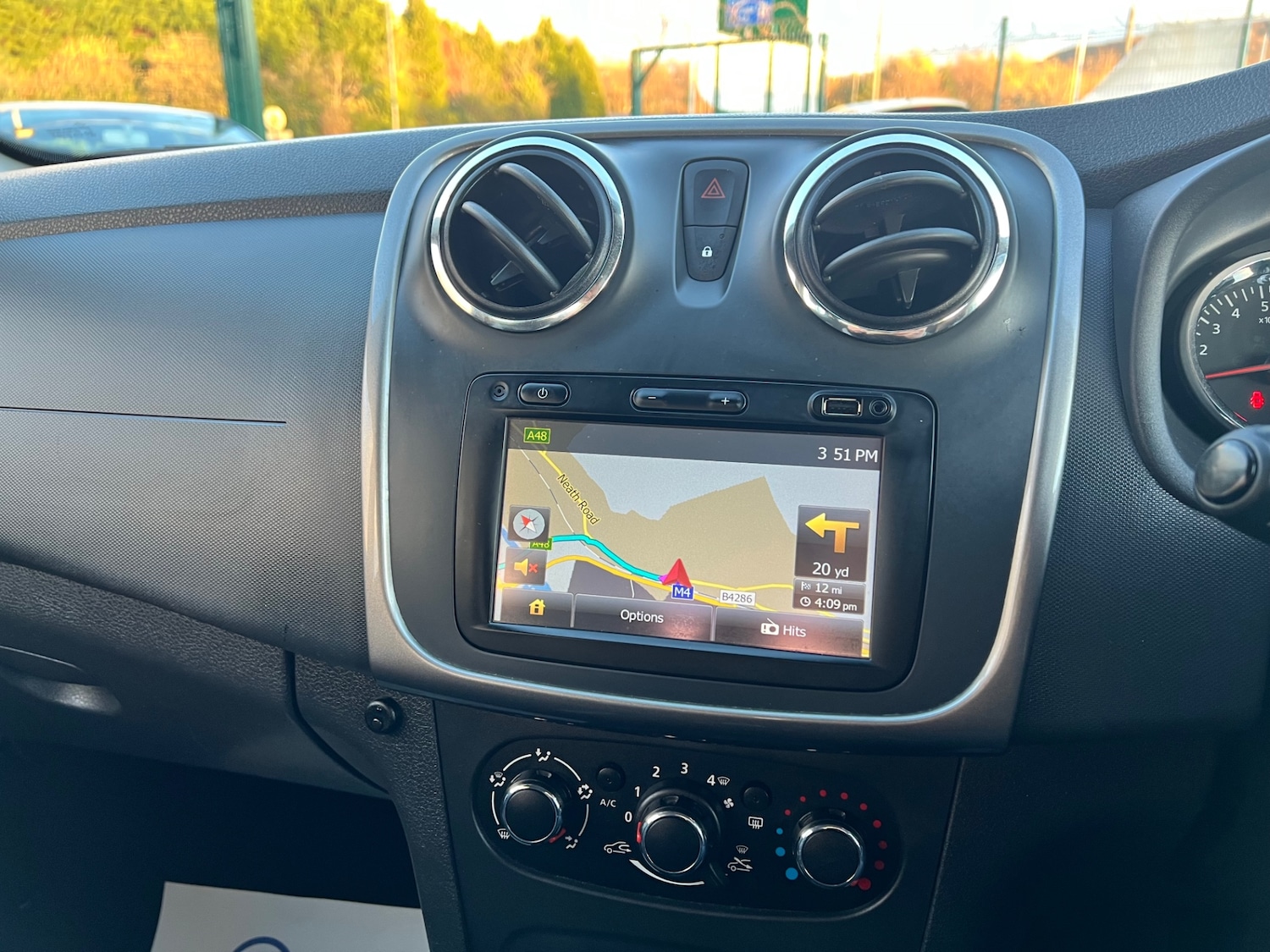 Used Dacia Sandero Stepway 2015 for sale - 76666292: Photo 16