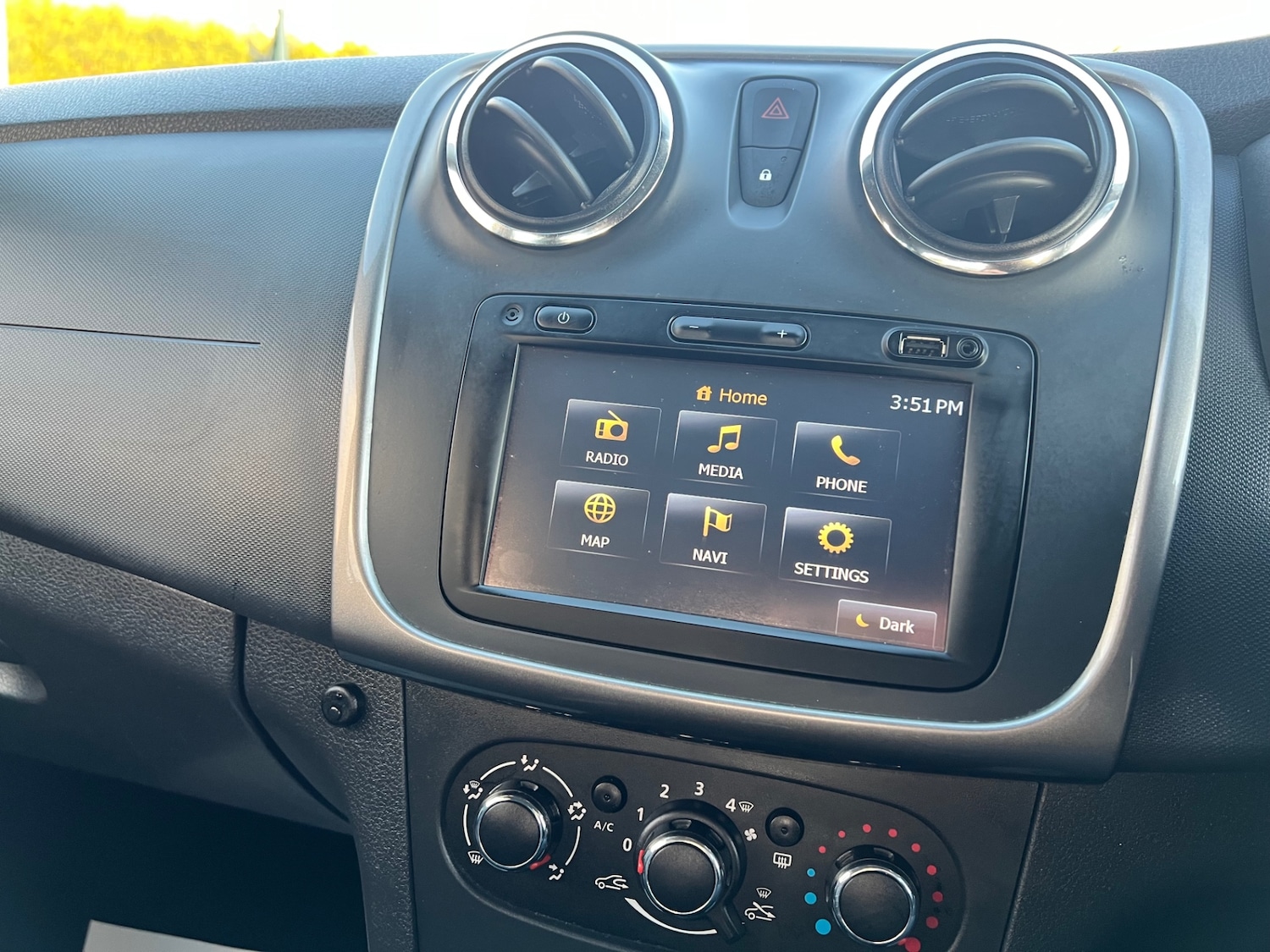 Used Dacia Sandero Stepway 2015 for sale - 76666292: Photo 17