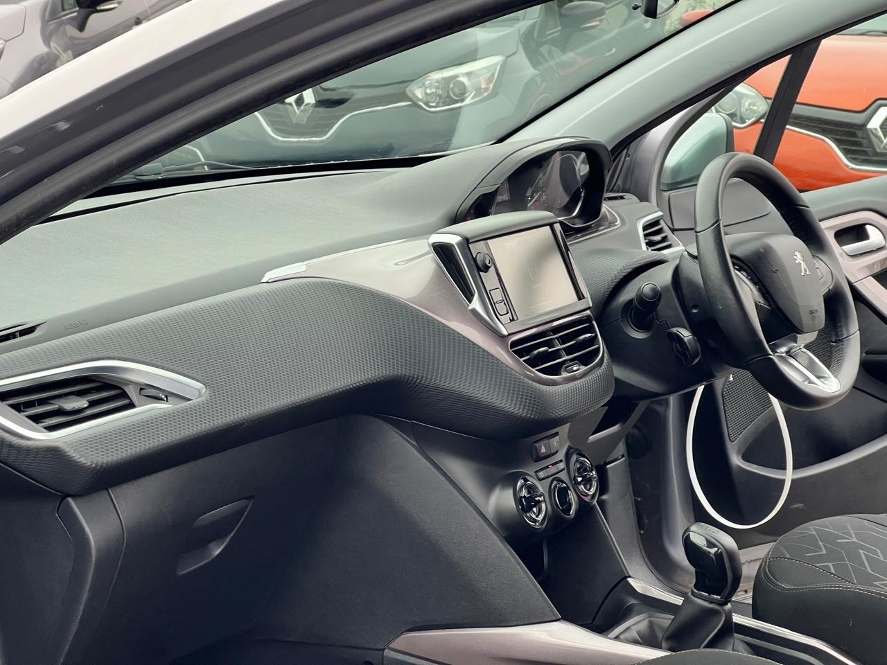 Used Peugeot 2008 2014 for sale - 77616476: Photo 14