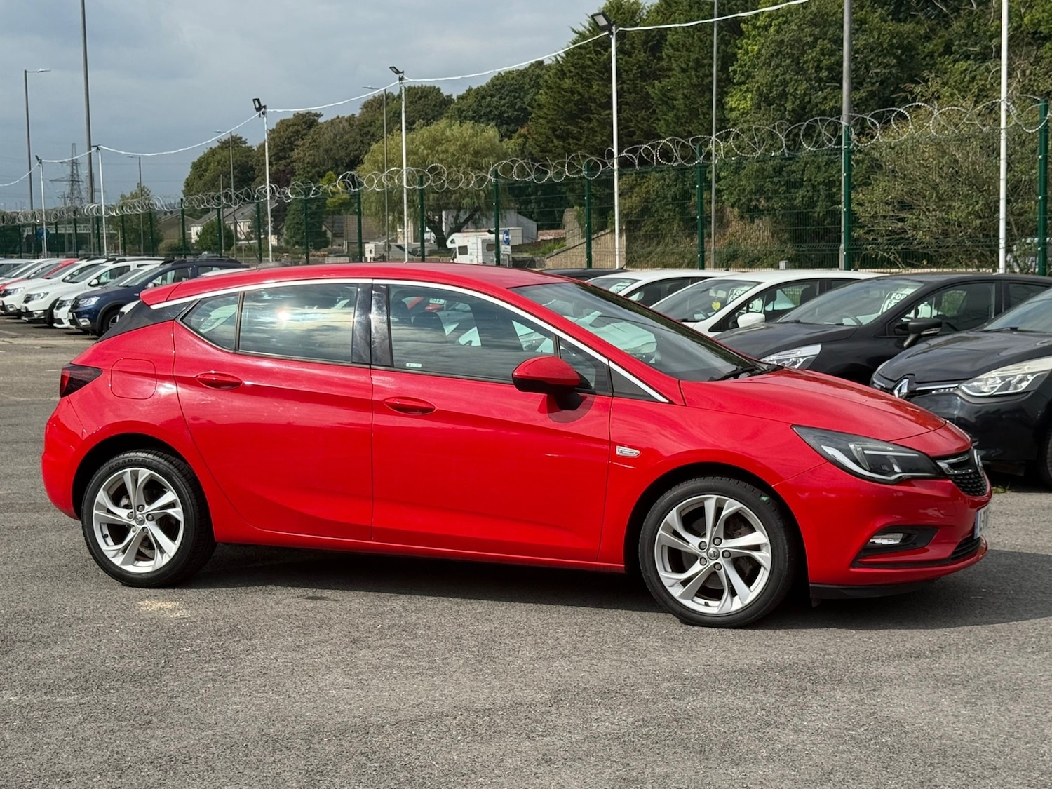 Used Vauxhall Astra 2016 for sale - 78060766: Photo 2
