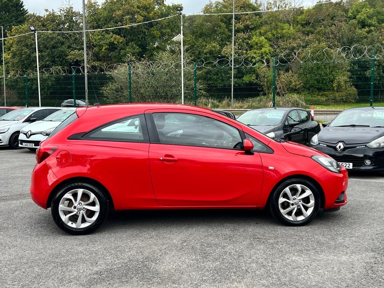Used Vauxhall Corsa 2015 for sale - 78165587: Photo 2